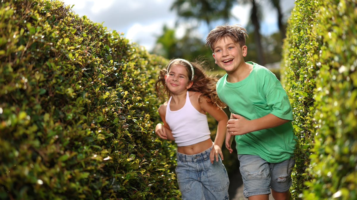 Family Fun thing to do Sunshine Coast Amaze World maze