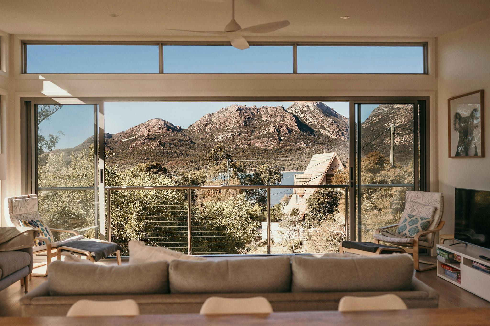 Newly renovated, sun drenched aspect and stunning views and close to Freycinet National Park.