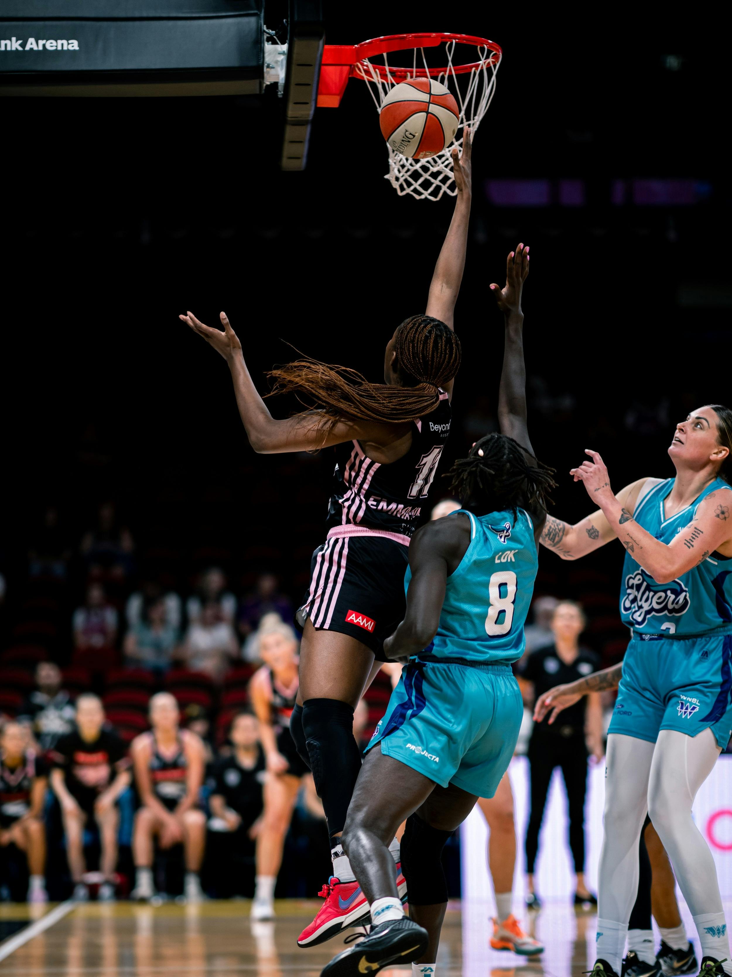 Agnes Emma-Nnopu layup against Southside Flyers