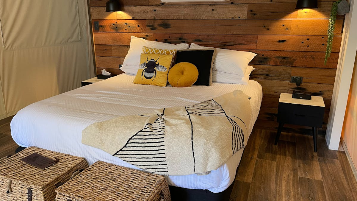 Deluxe glamping tent
