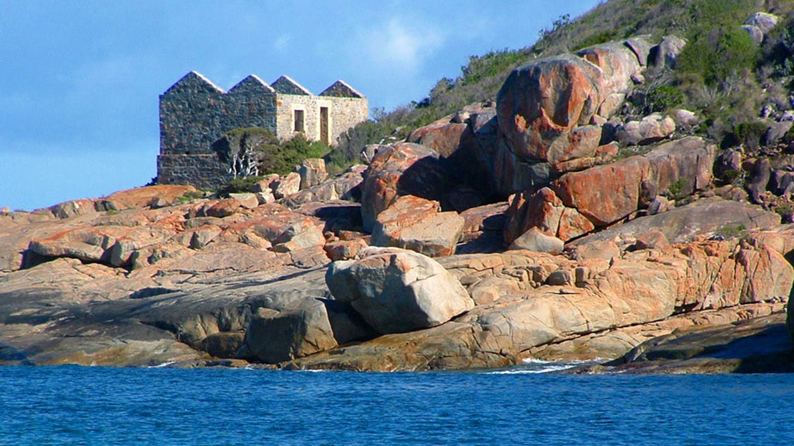 Point King Lighthouse and Cottage Ruins
