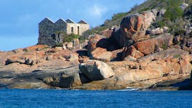 Point King Lighthouse and Cottage Ruins