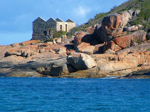 Point King Lighthouse and Cottage Ruins
