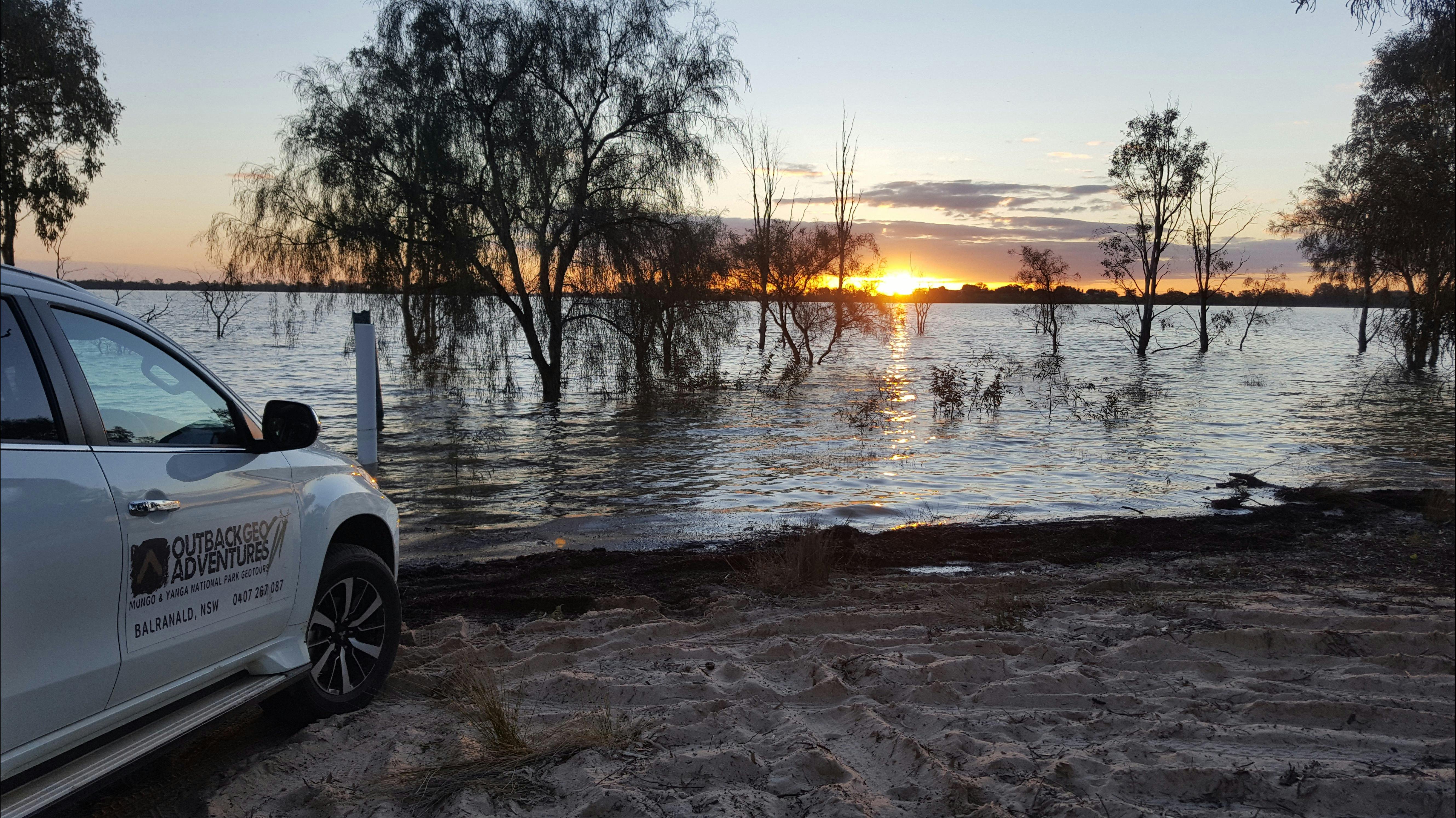 뉴사우스웨일즈 주 발라날드에서 출발하는 양가 선셋 투어