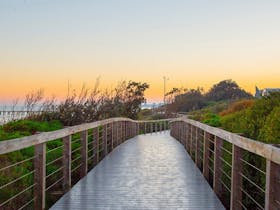 Explore the beautiful Frankston Waterfront on the 3m wide, raised timber boardwalk.