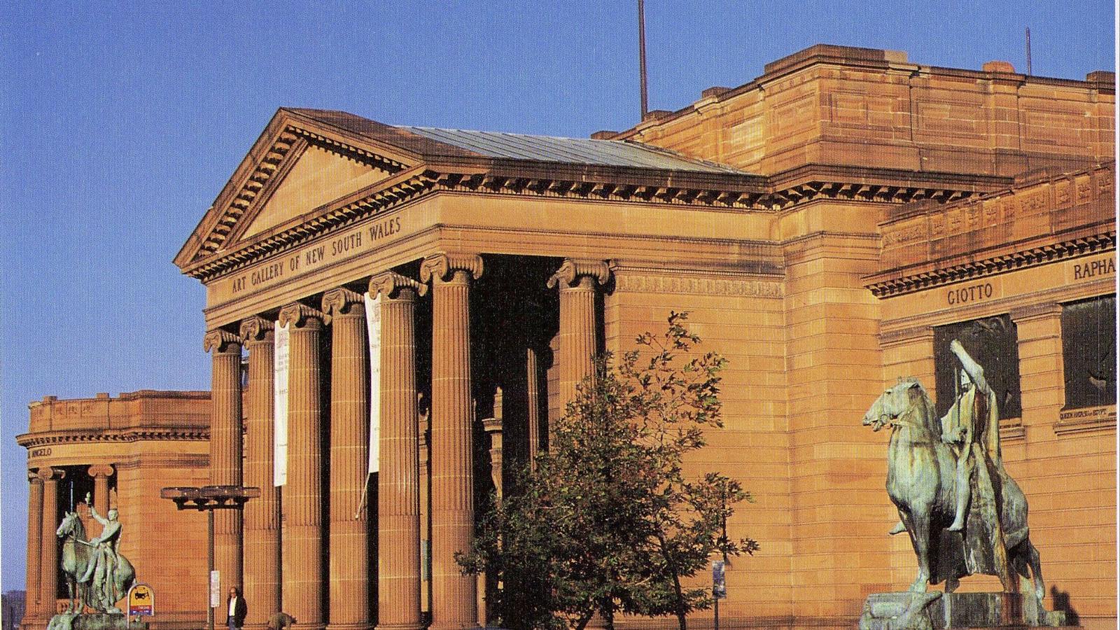 accessible art gallery tours