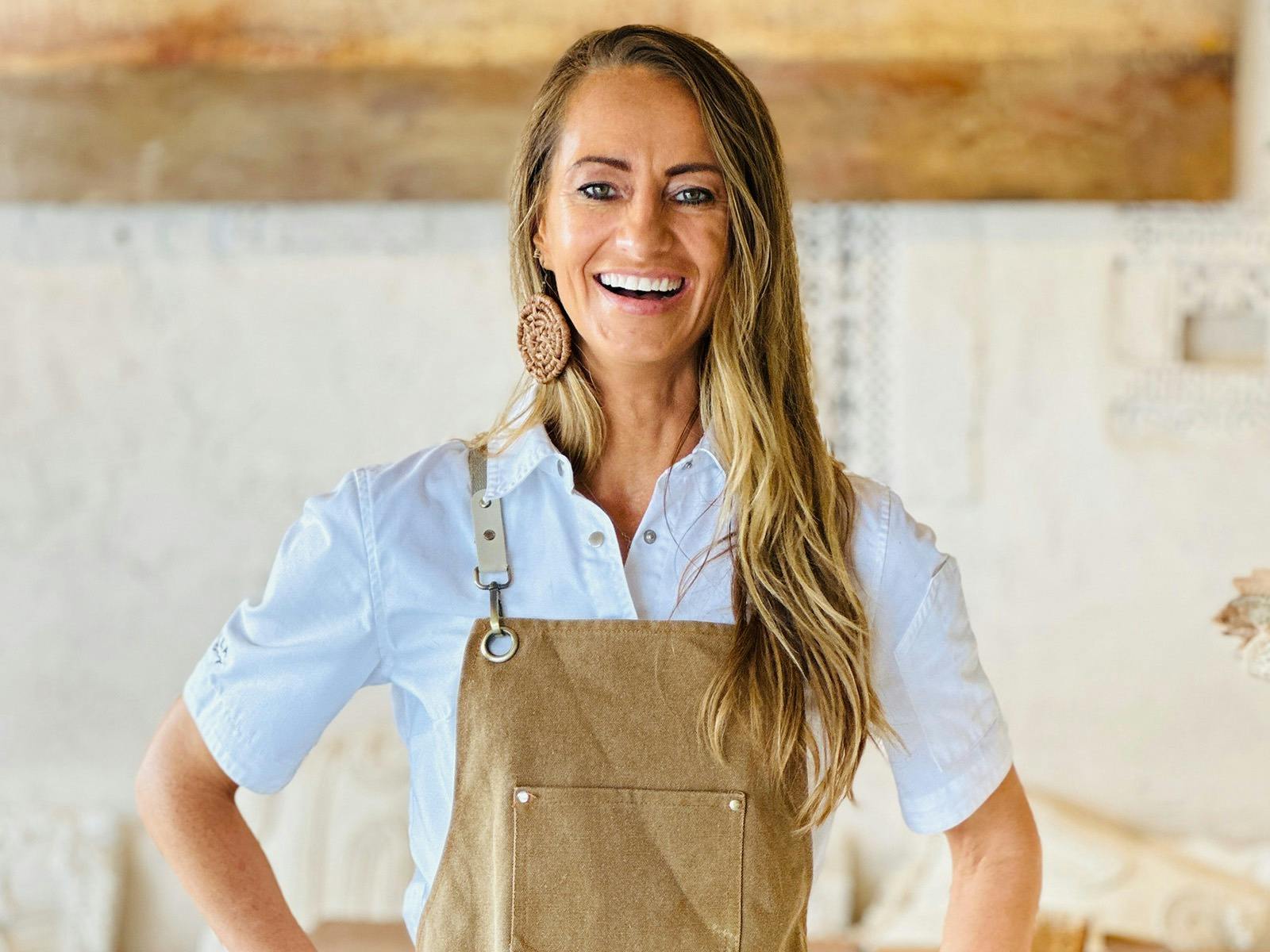 The Book Cafe - Sofia Levin with Mindy Woods, Sarah Glover, Nikalene Riddle and Duncan Welgemoed