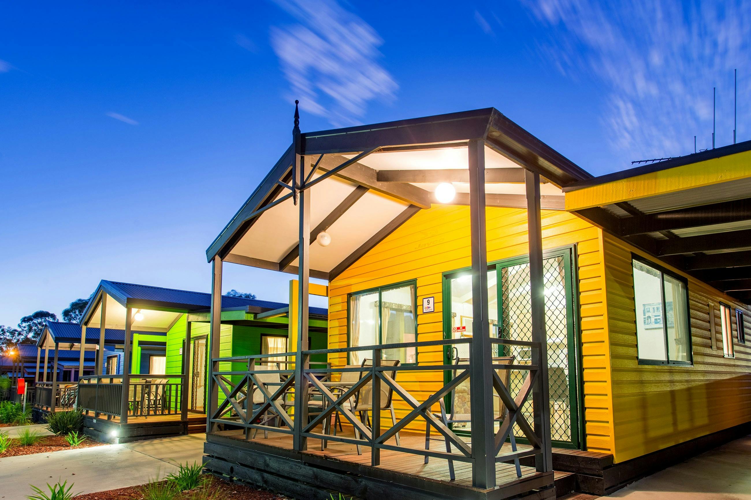 Family Cabin (Sleeps 9)