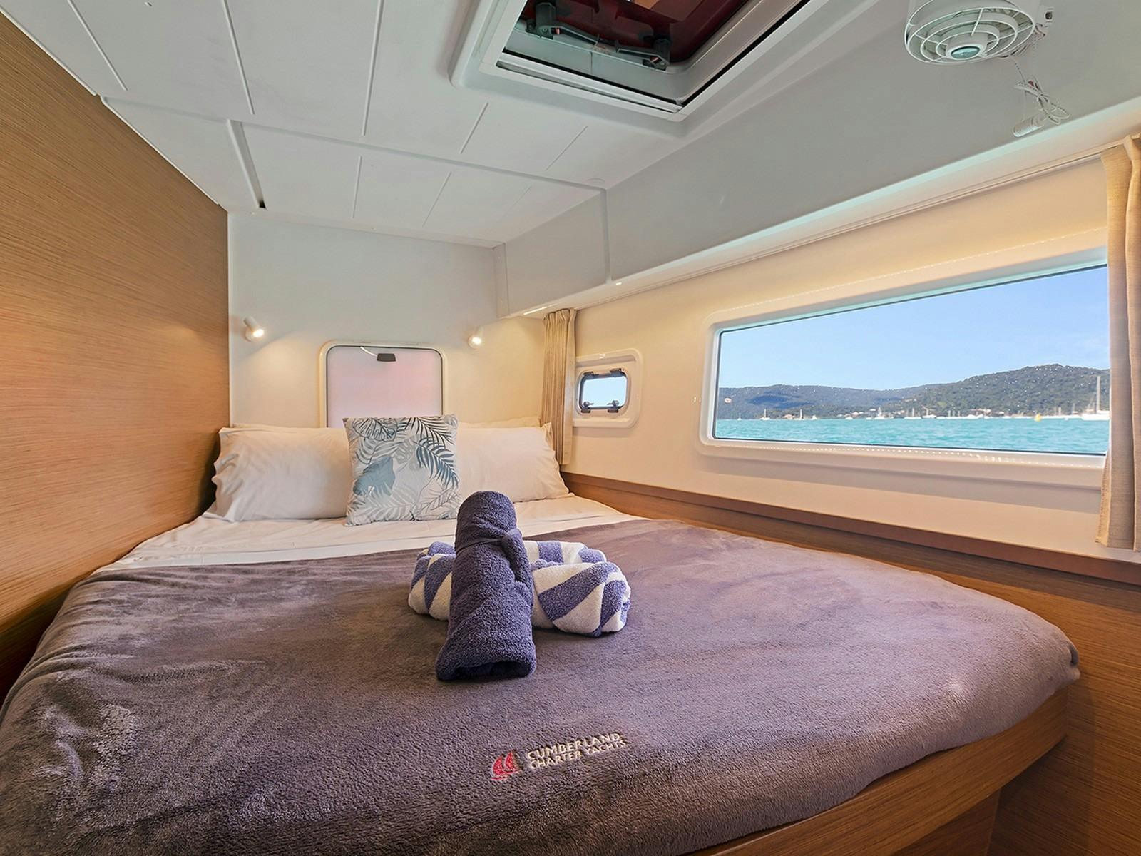 Lagoon 42 - Starboard forward private cabin