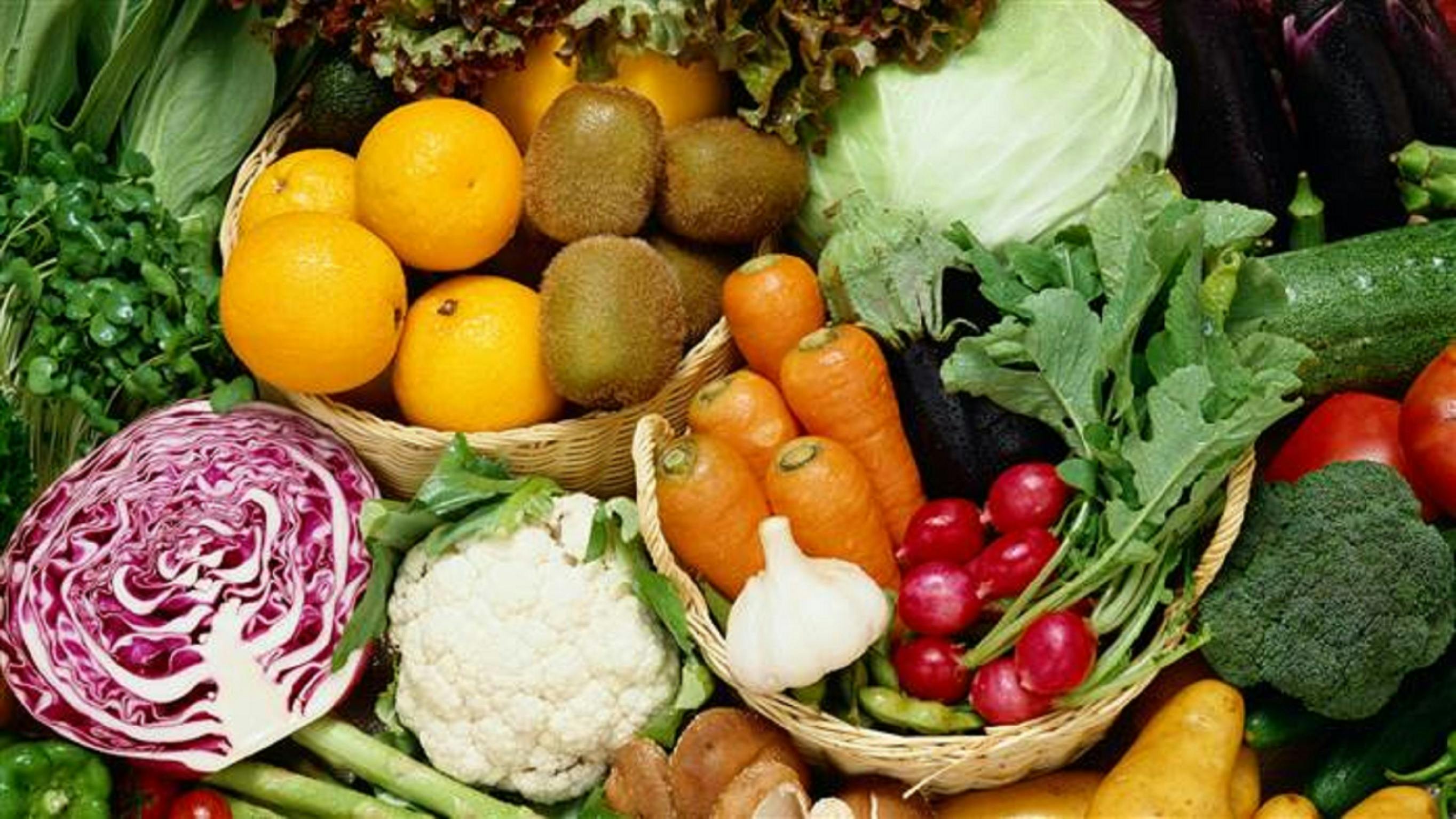 Качество растительных продуктов. Растительная пища. Овощи и зелень. Растительные продукты. Овощи фрукты зелень.