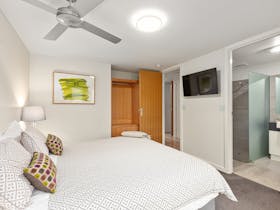 Bedroom with ensuite