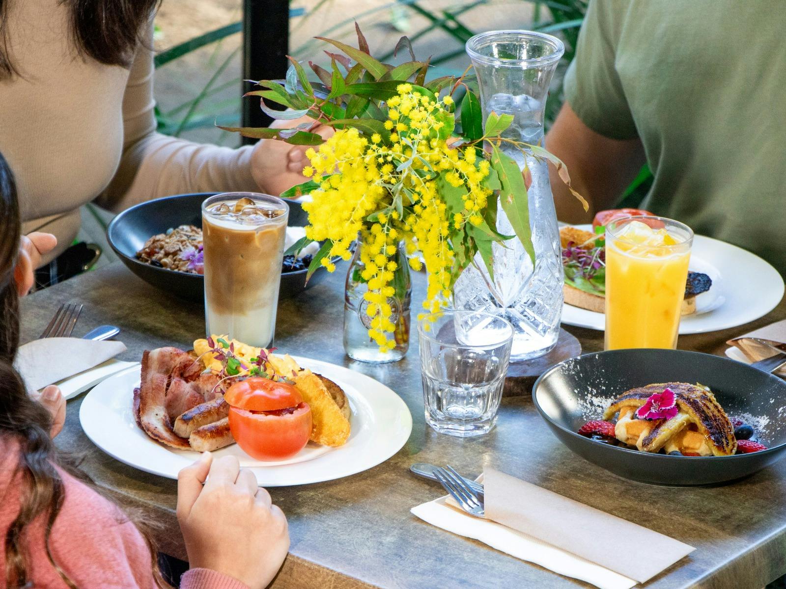 Koala Breakfast Currumbin food