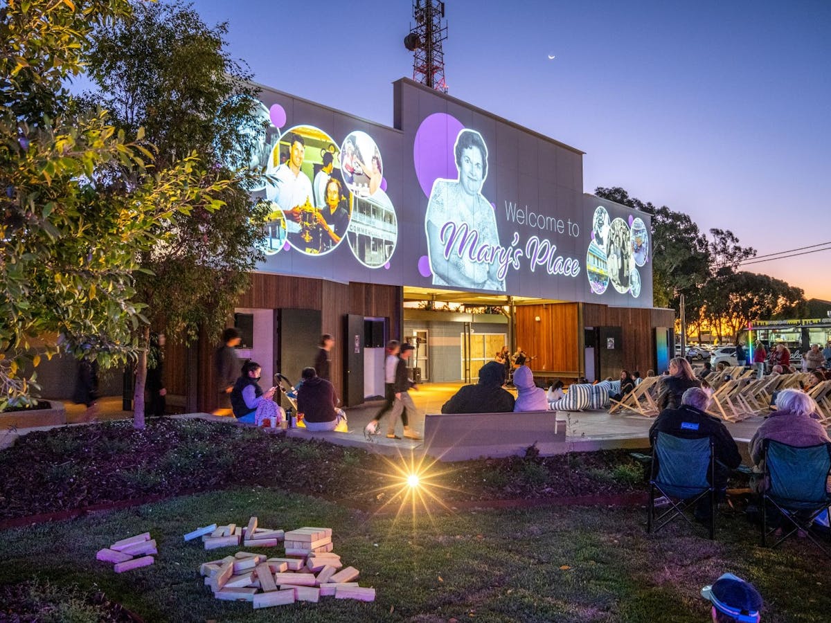 A lovely open air area perfect for public events. A lovely open air area perfect for public events.