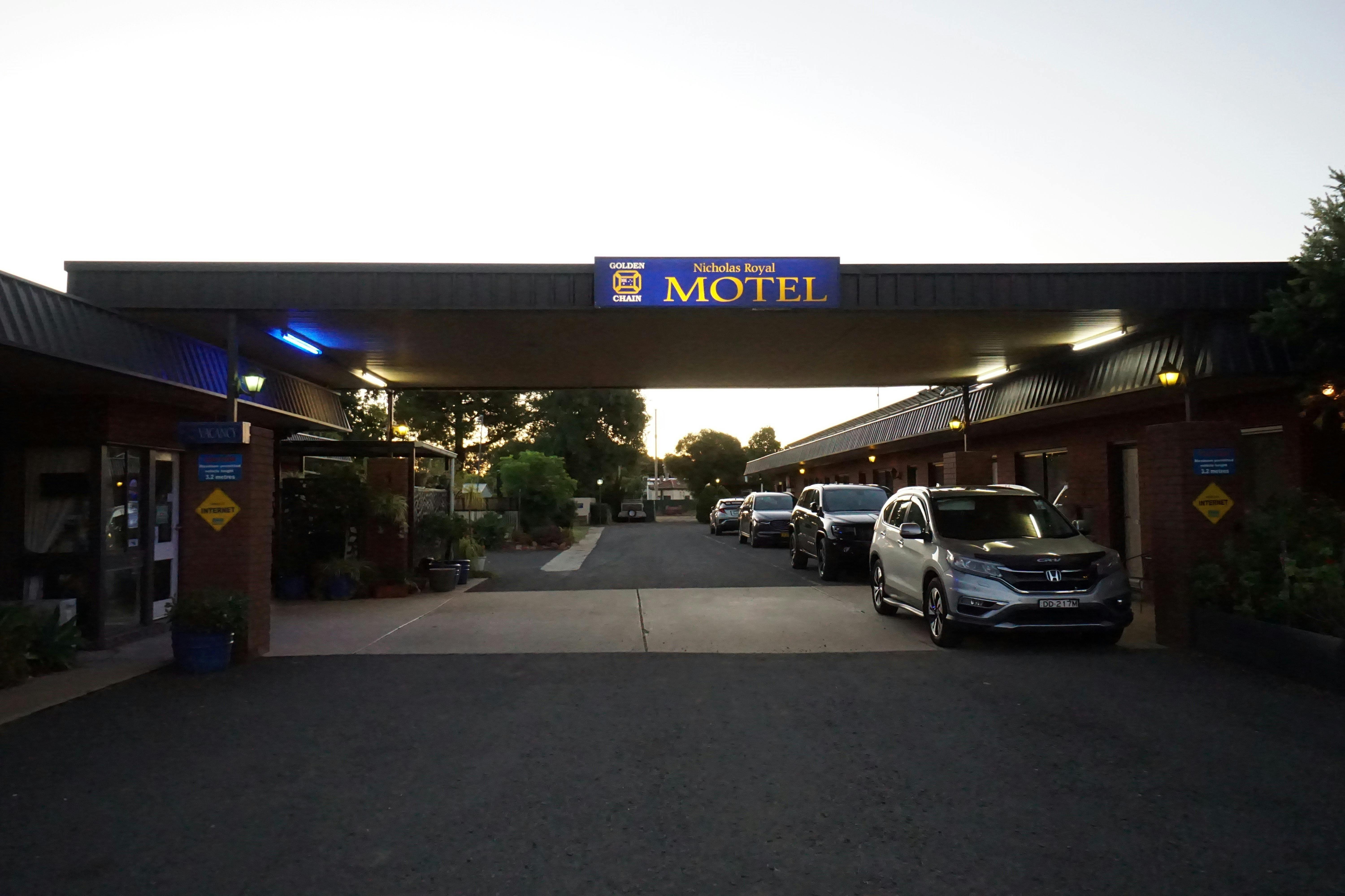 ニコラス ロイヤル モーテル