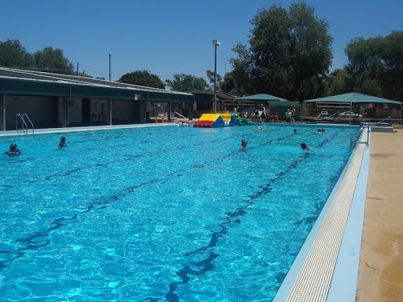 Cobram Outdoor Swimming Pool