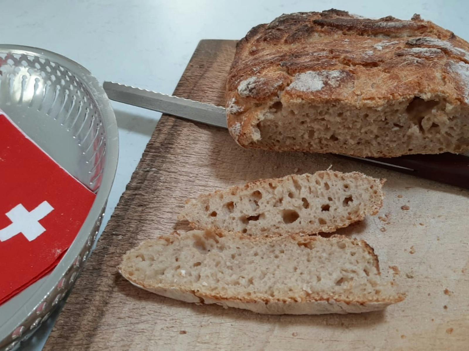 Learn how you can create a bread dough in 5 minutes!