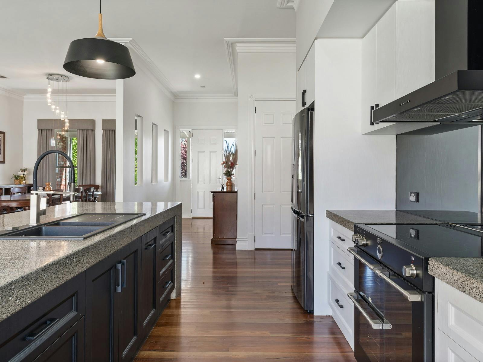 Ballarat home - mini resort for families by Flairbnb