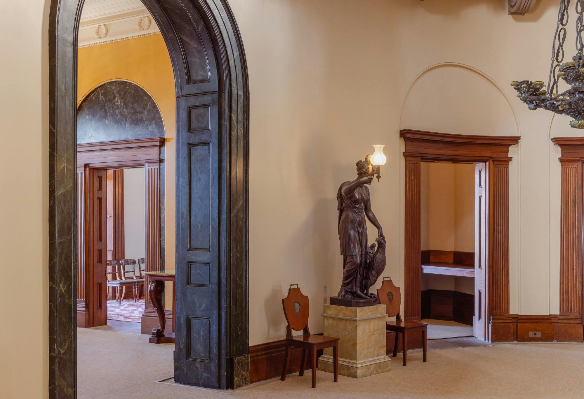 역사적인 주택의 내부 구조 세부 사항