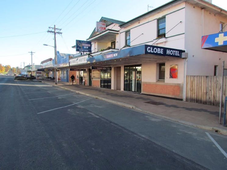 Globe Hotel Bombala