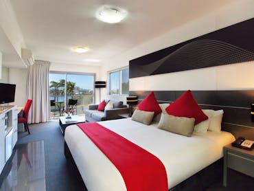 Oaks Metropole Suites Oaks Metropole Suites