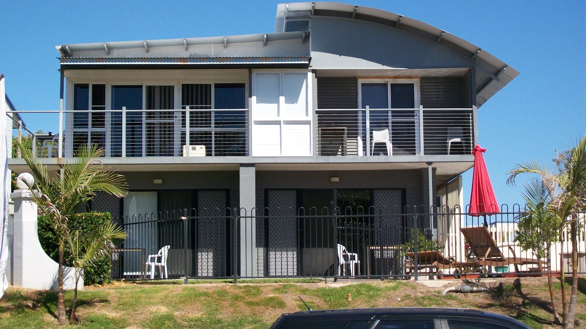 Premium Rooms overlooking the strand