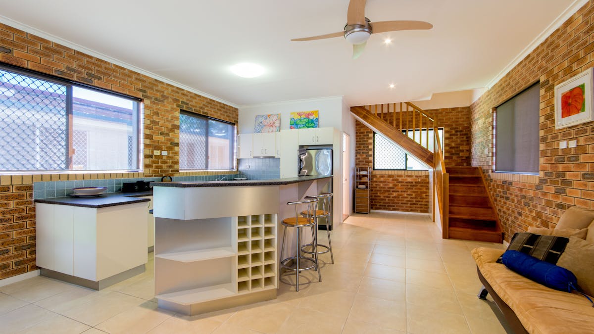 Second kitchen and bar area