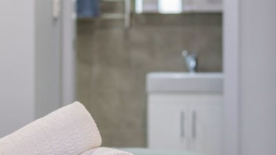 Dame Burrow luxury Tempur queen size bed