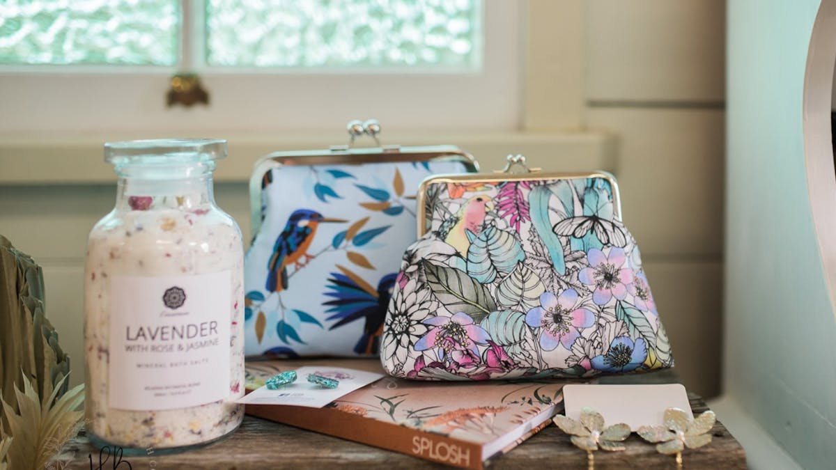 Gifts & Fashion Accessories