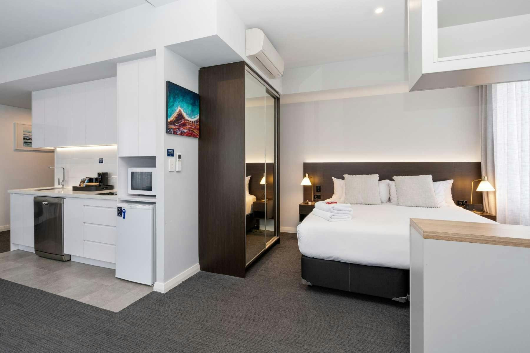 Deluxe King Apartment