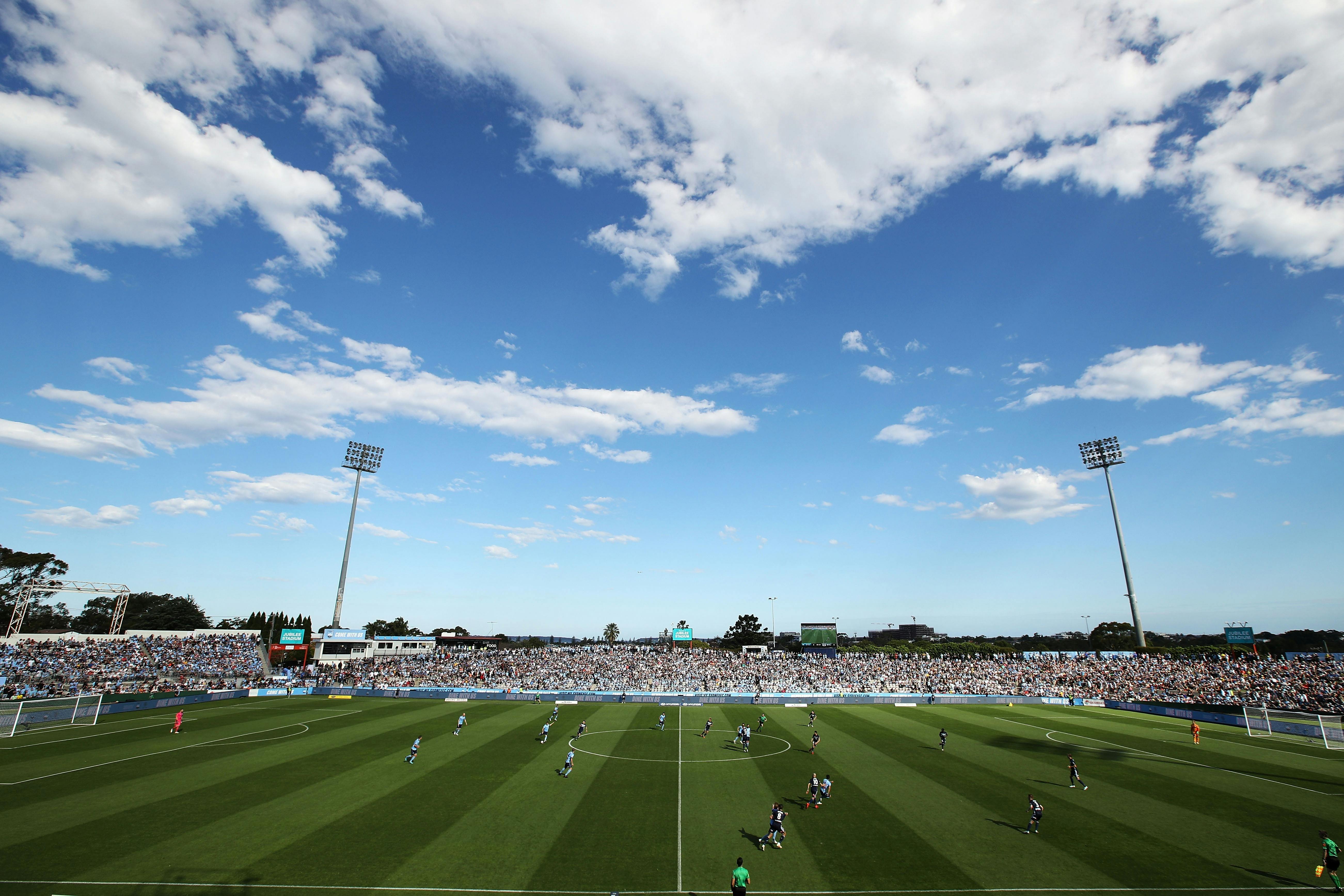 Wide shot of an A-League game at Jubilee Stadium