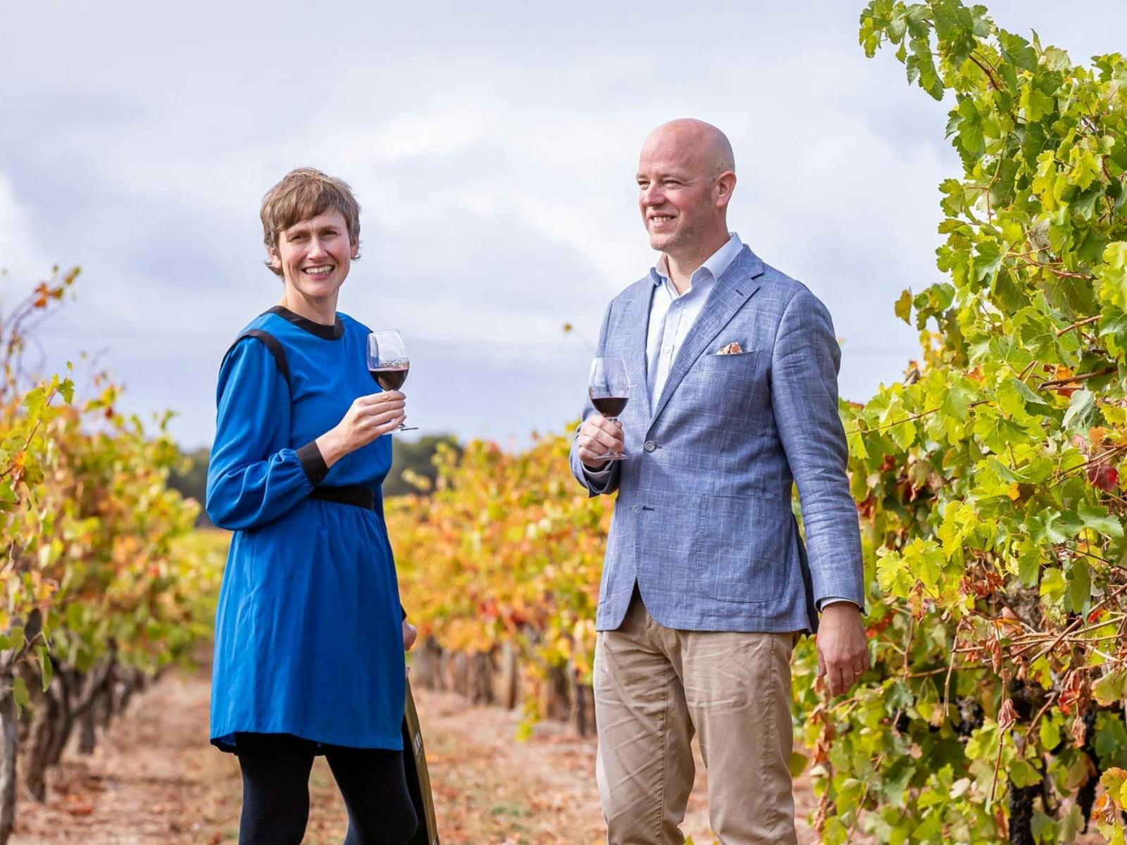 Scavenger Hunt Walk & Wine Experience