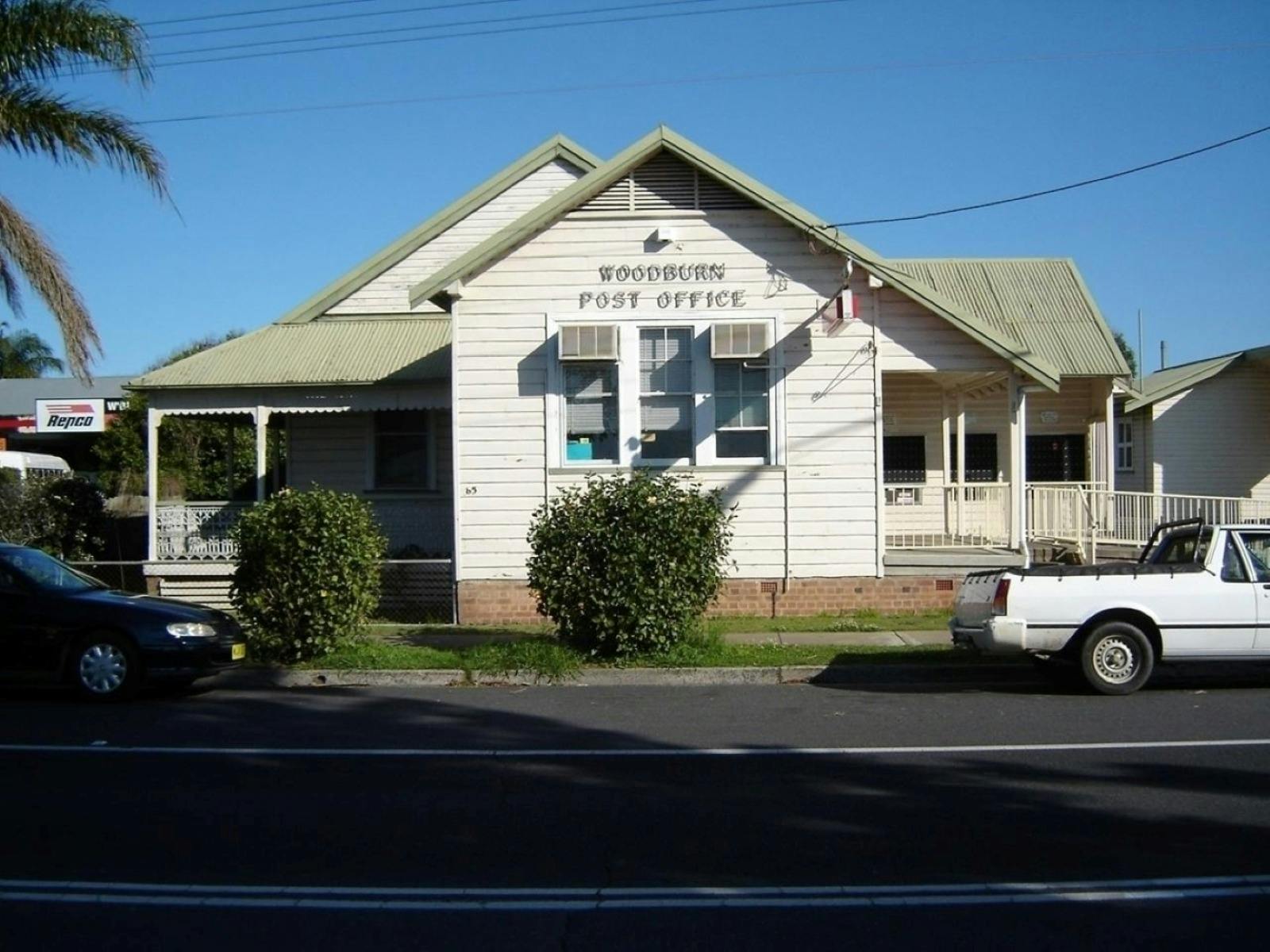 Woodburn Post Office