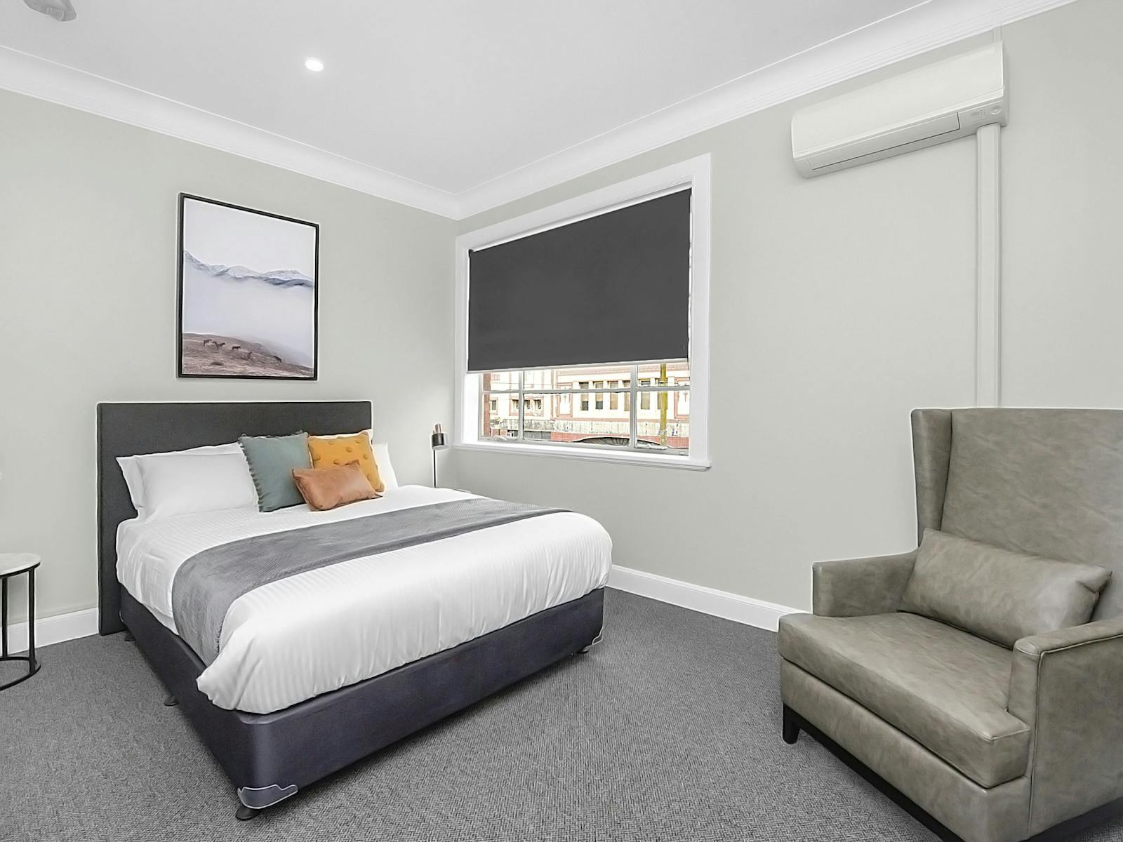 Horse and Jockey Hotel Homebush - Queen Room, Shared bathroom