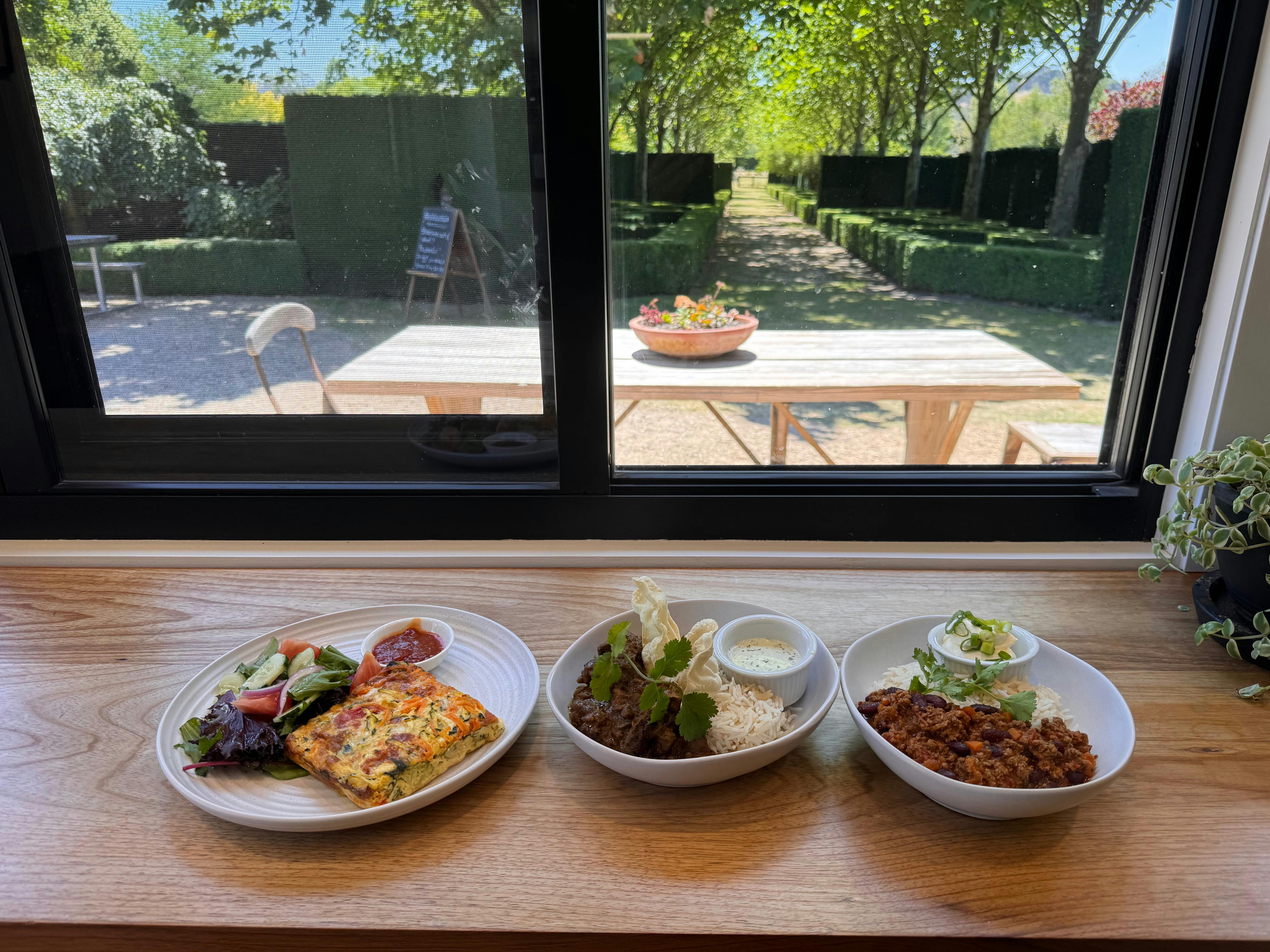 Seasonal Homemade Meals, Crafted with Fresh Local Ingredients.