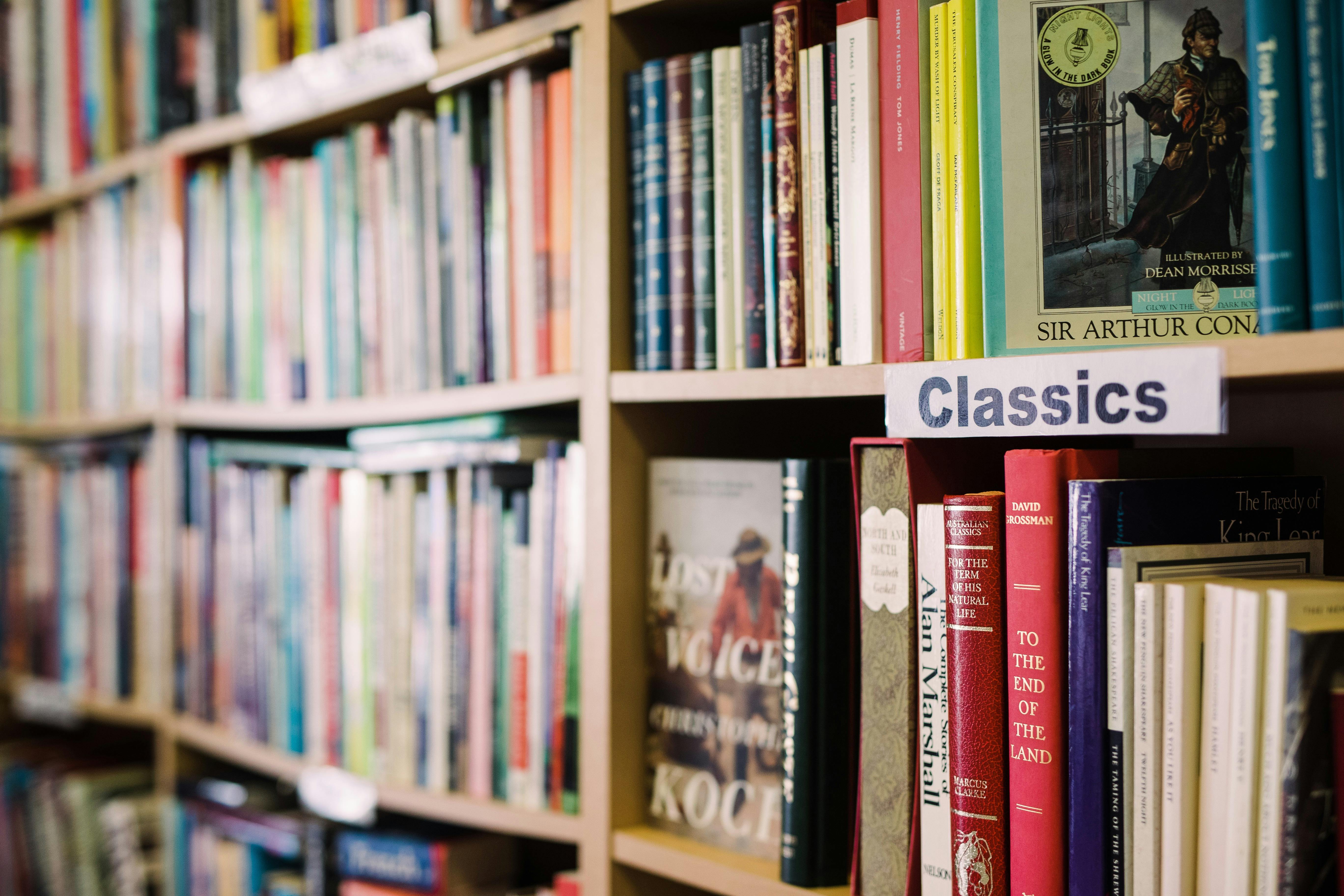 Tomcat Books and Comics