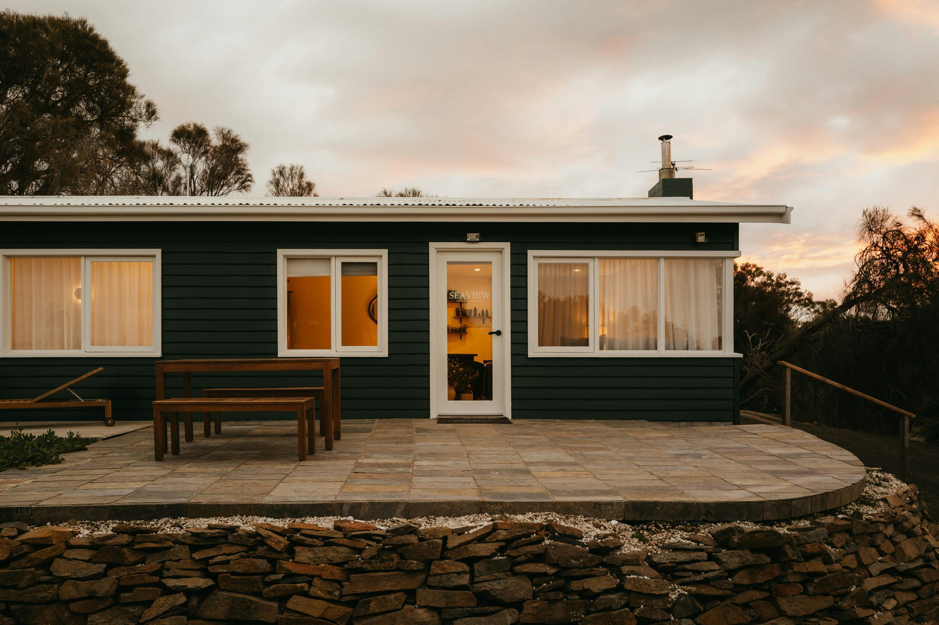 Seaview spa in the weatherboard cottage
