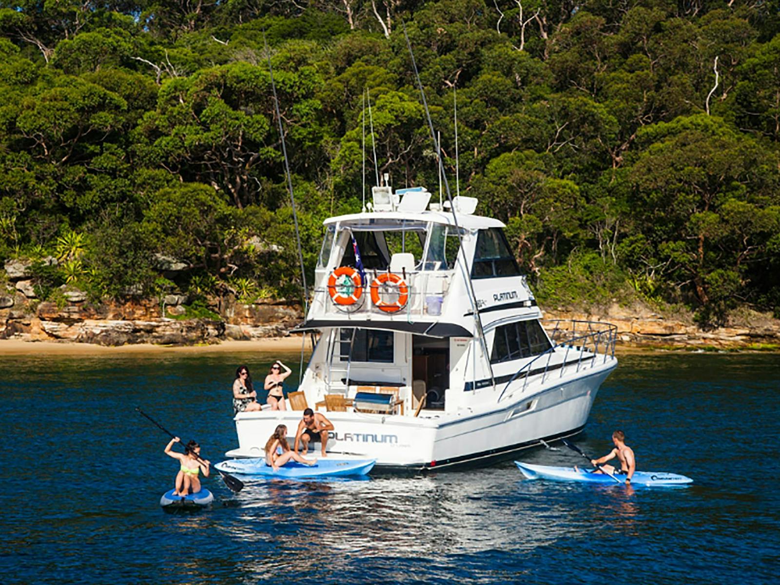 Private boat hire Sydney harbour