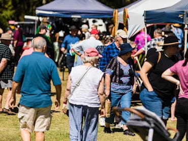 Market crowd