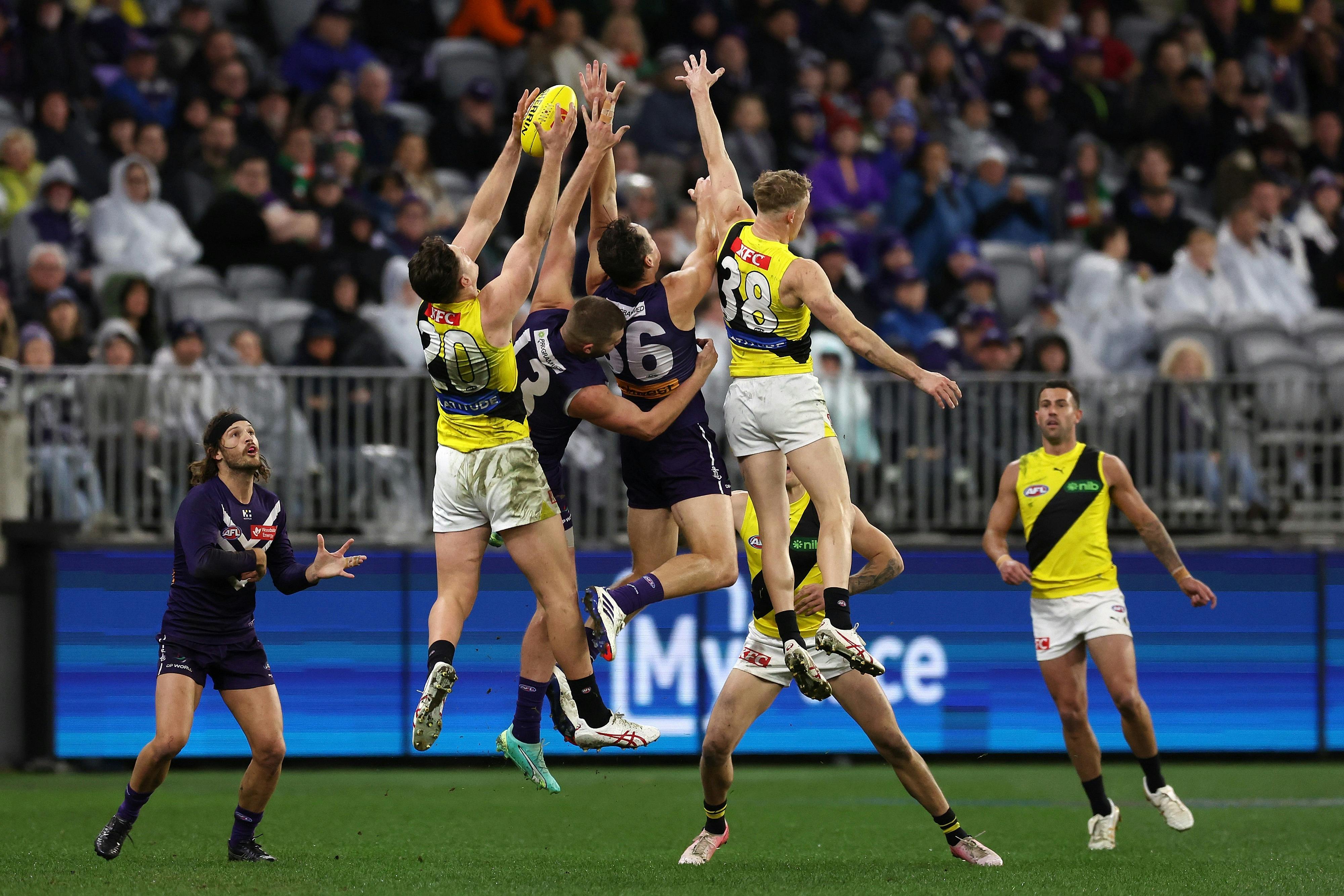 Richmond vs Fremantle Dockers - Gather Round 2025