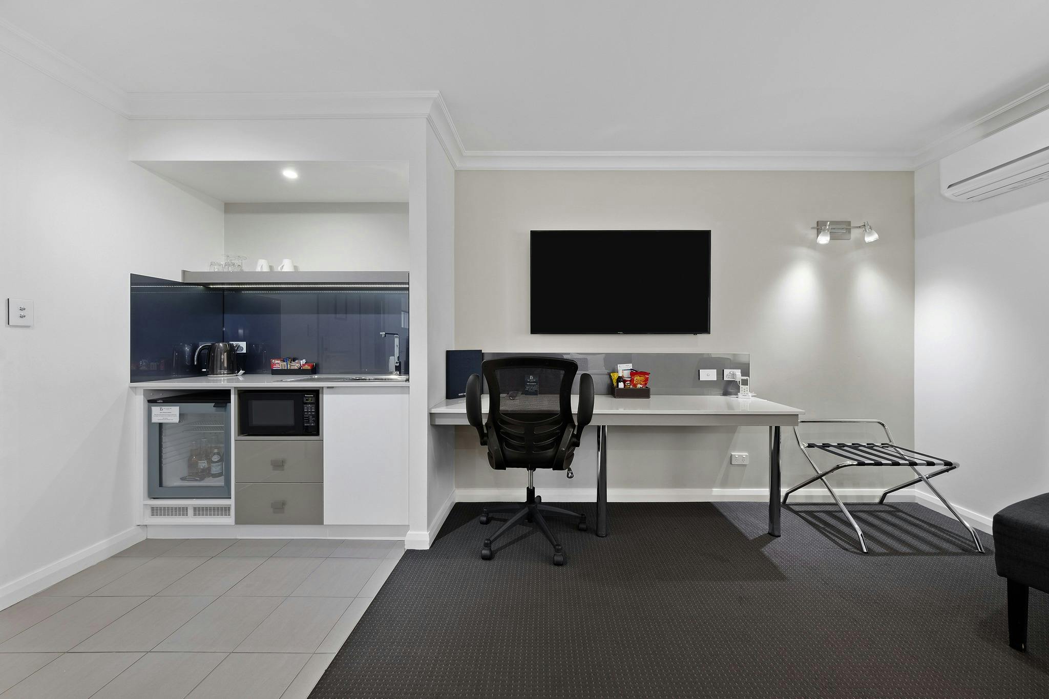 Superior Queen Room at Bluegum Dubbo