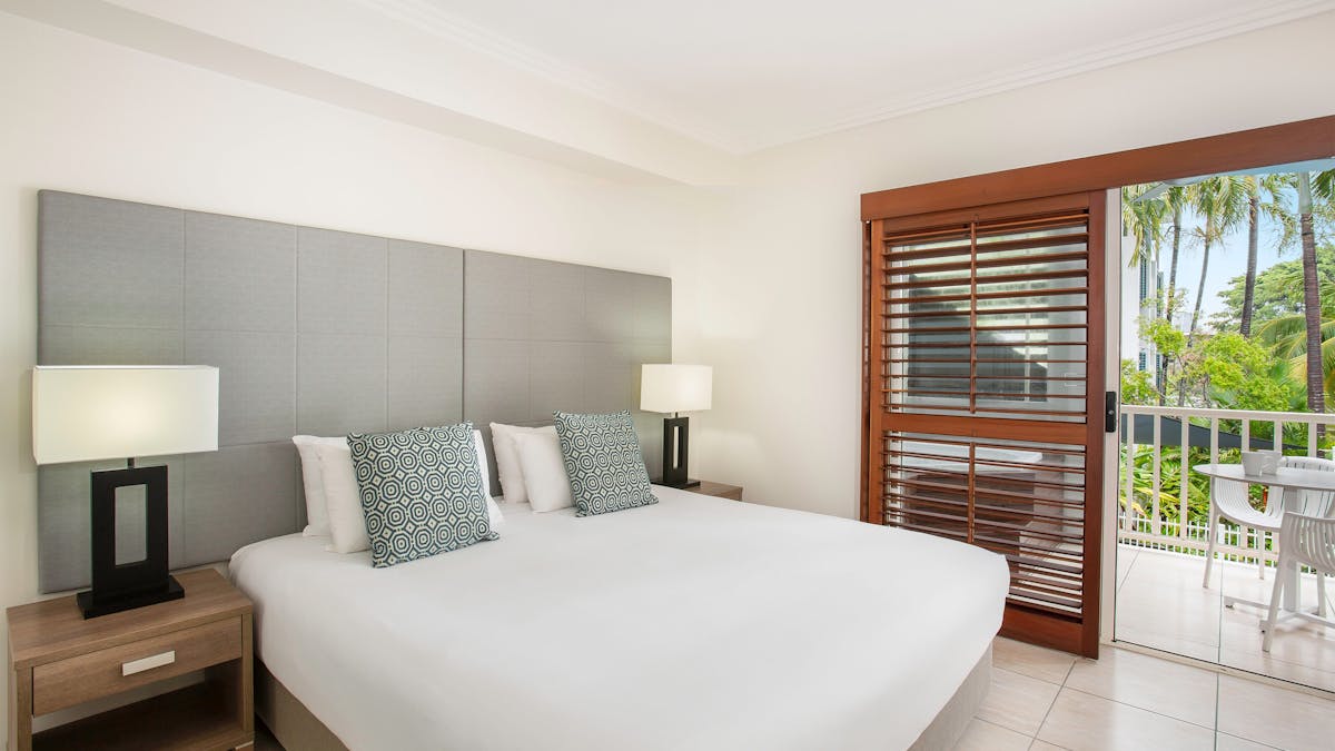 Mantra Aqueous on Port - Hotel Spa Room