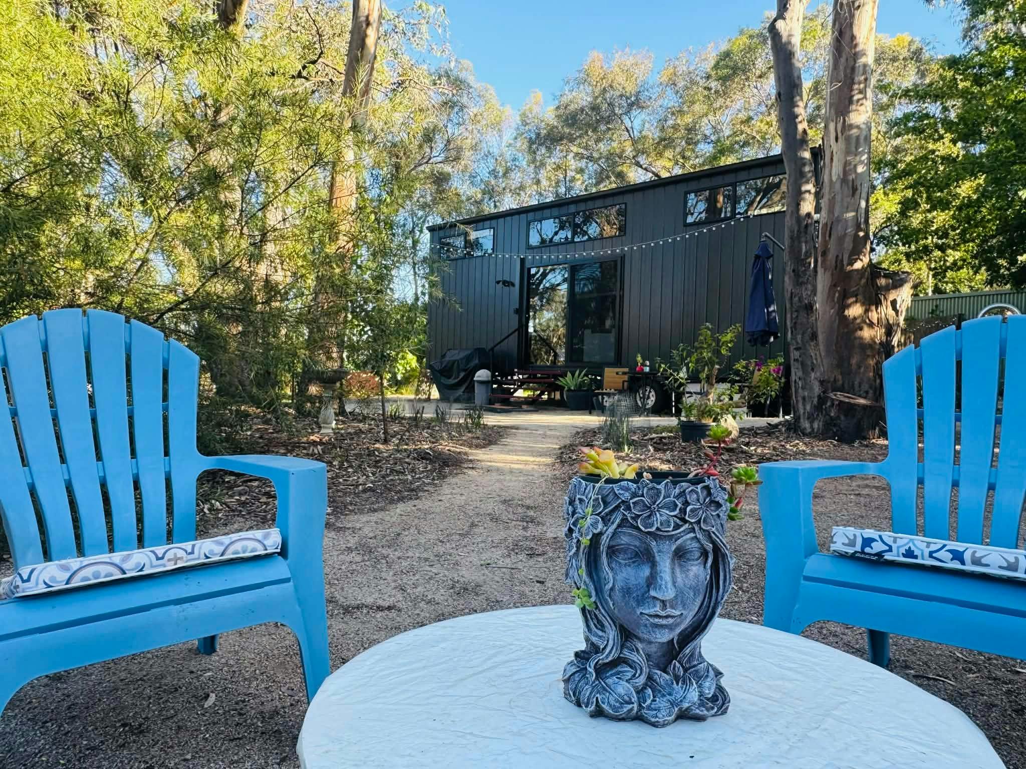 Tiny House front garden