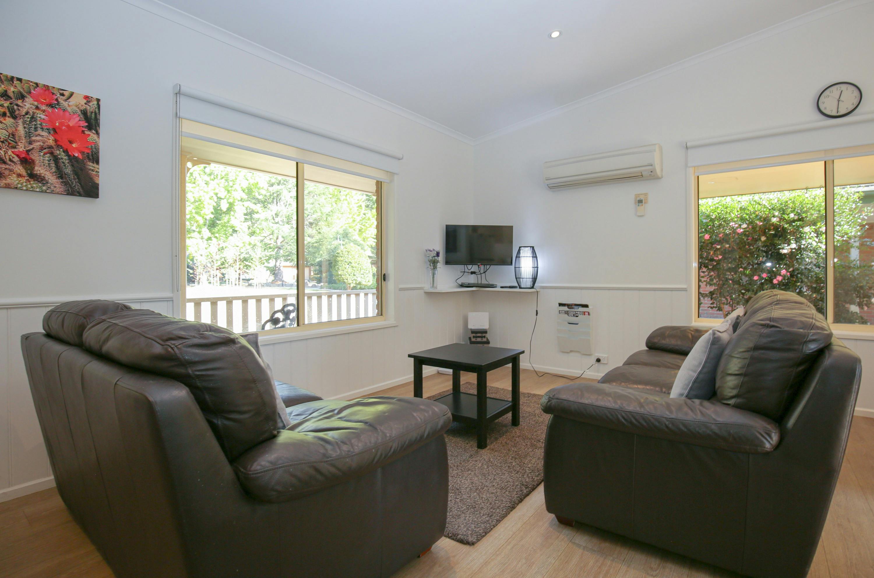 Loungeroom, TV and front windows