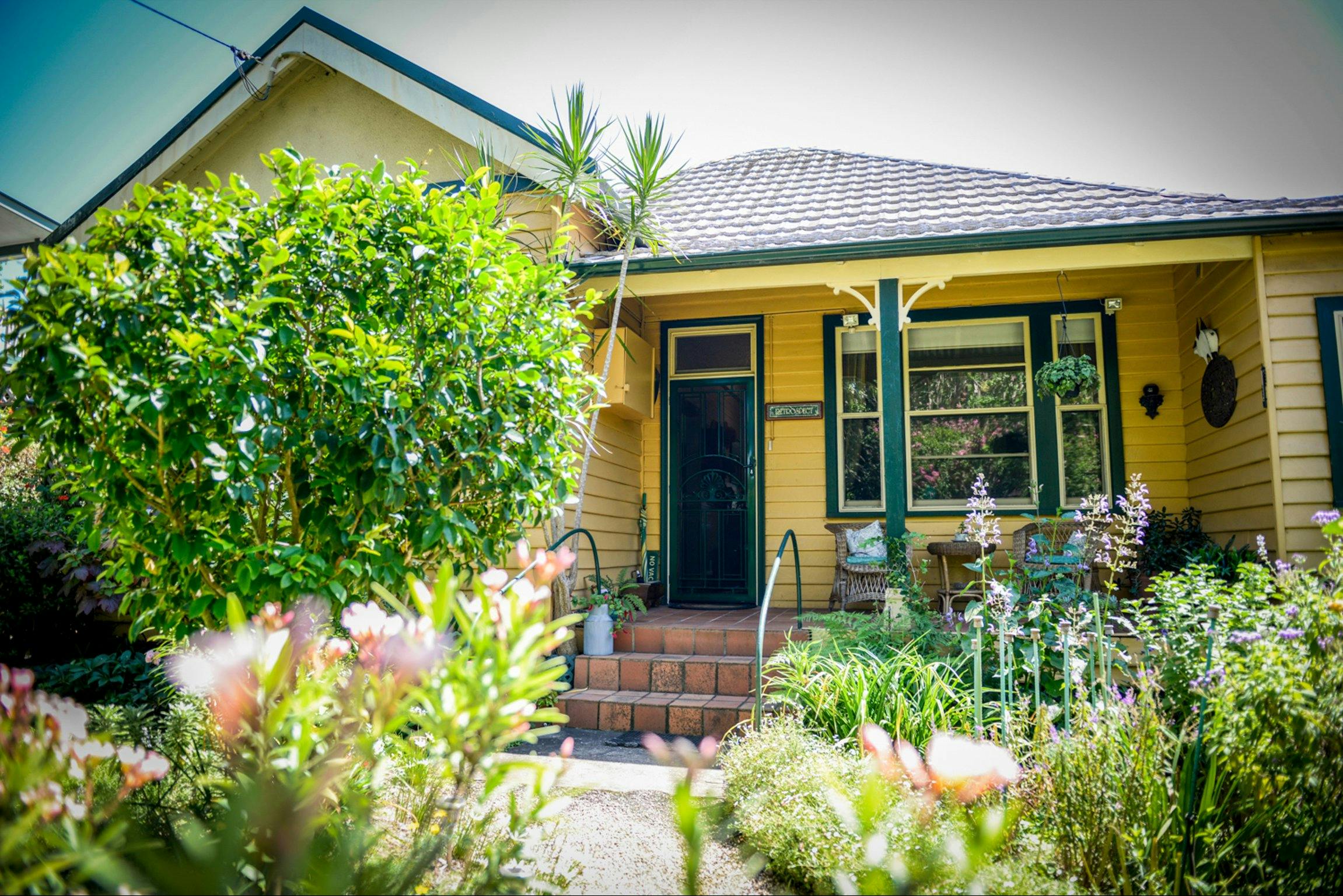 Retrospect Bed and Breakfast NSW Holidays & Things to