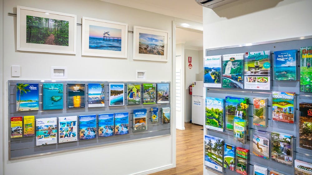 Townsville Visitor Information Centre - Elliot Springs