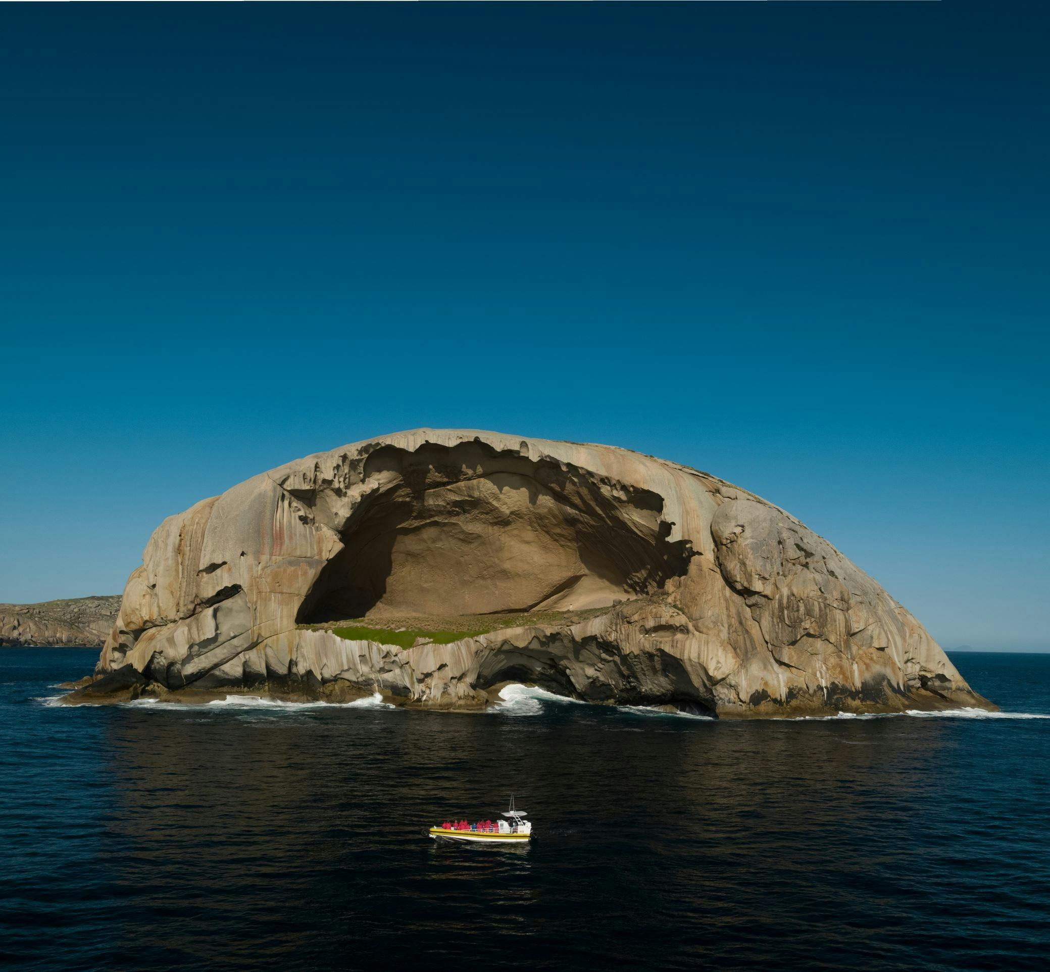 Skull Rock with Wilsons Promontory Cruises