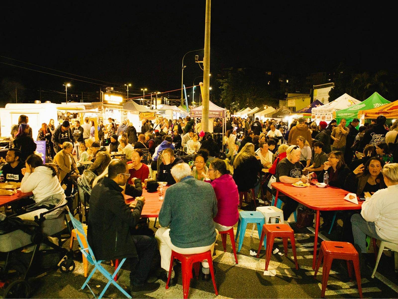 Nundah By Night crowd