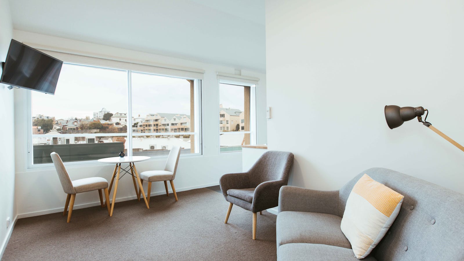 Queen Suite 5 Loung area