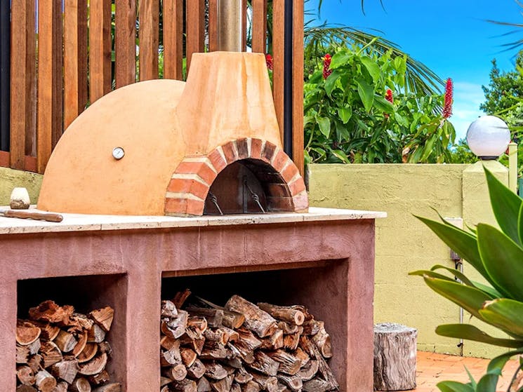 the woodfired pizza oven