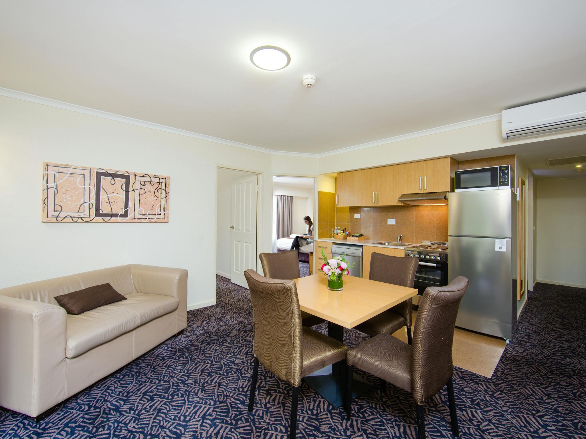 Two Bedroom Serviced Apartment Accommodation with Two Bathrooms